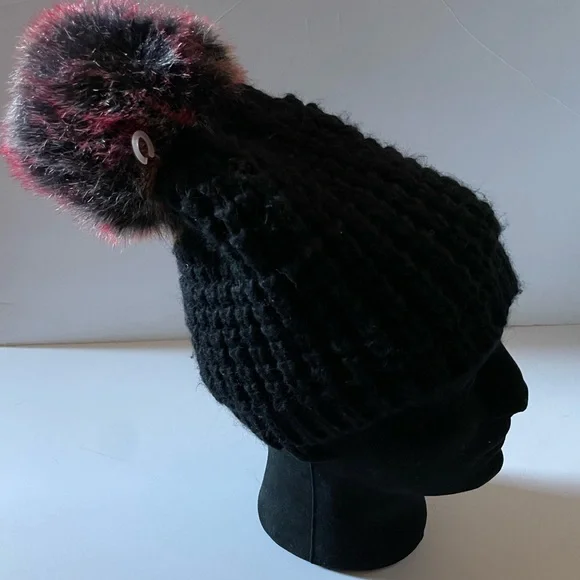 Kyi Kyi | Accessories | Kyi Kyi Beanie | Poshmark display picture 1